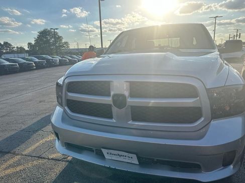 Used 2017 RAM 1500 Express AWD/4WD image 4