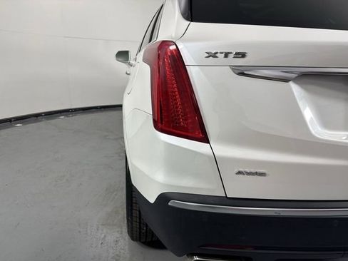 Used 2018 Cadillac XT5 Luxury w/ Driver Awareness Package AWD/4WD image 30