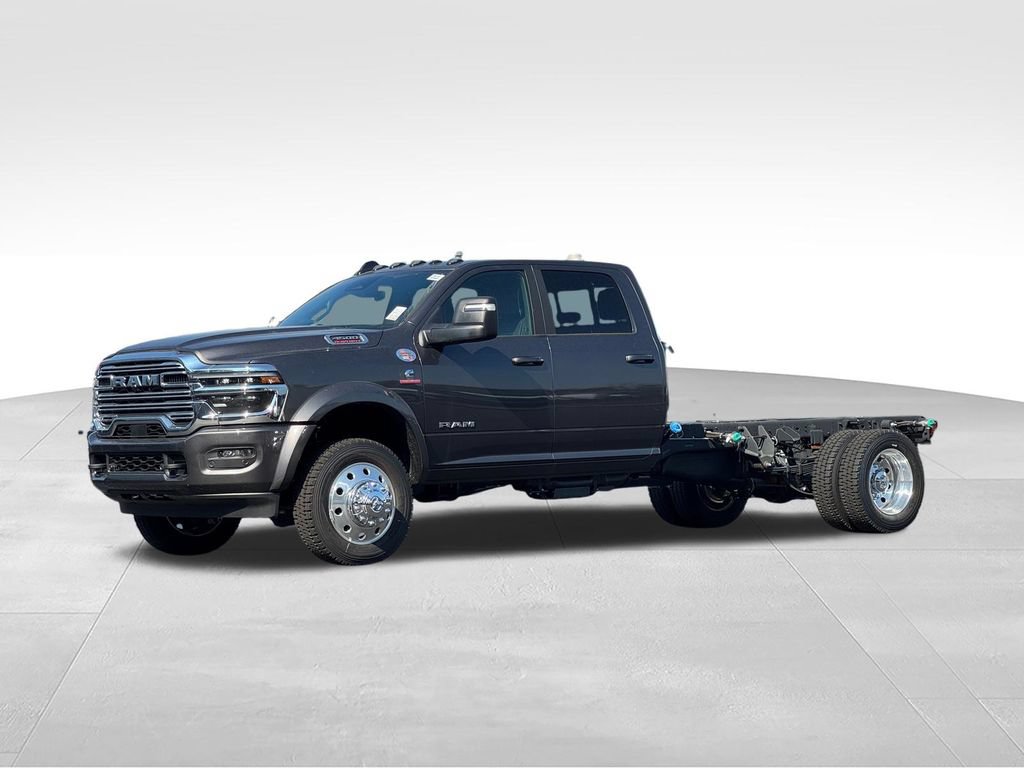 New 2026 RAM 4500 4x4 Crew Cab DRW w/ Laramie Trim Package image 3