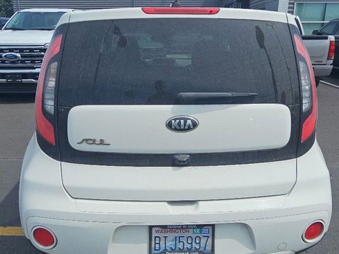 Used 2018 Kia Soul + w/ + Primo LIT Package FWD image 7