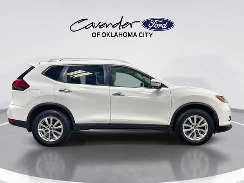 Used 2017 Nissan Rogue SV AWD/4WD image 9