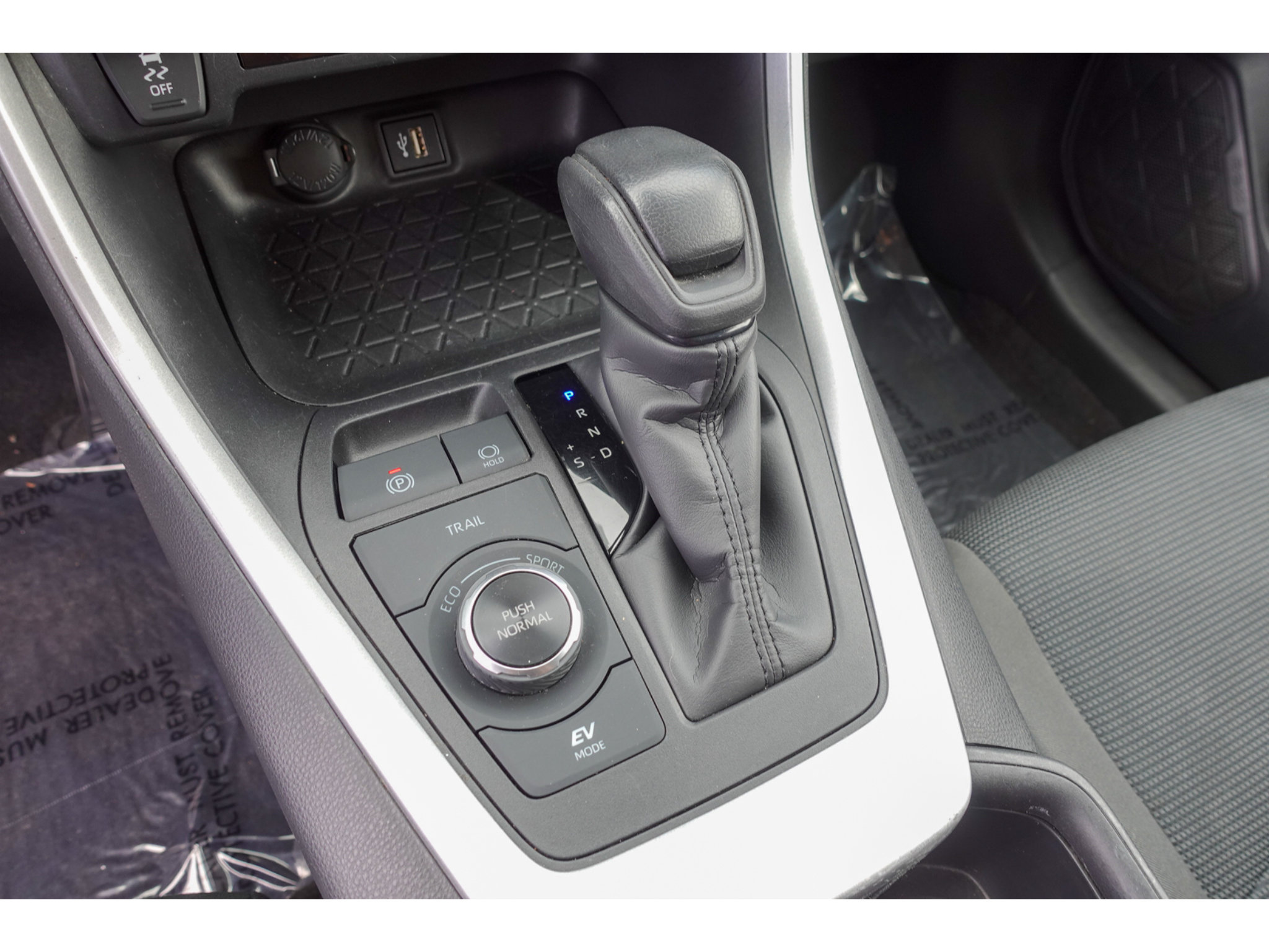 Certified 2024 Toyota RAV4 LE AWD/4WD image 18