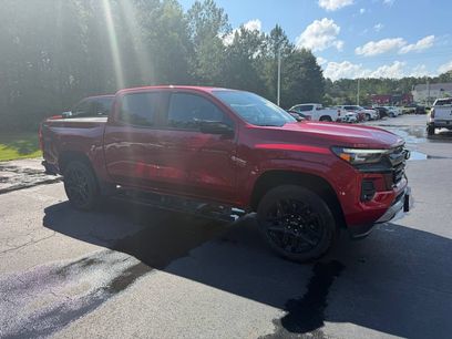 Used 2025 Chevrolet Colorado Z71 w/ Z71 Convenience Package 2