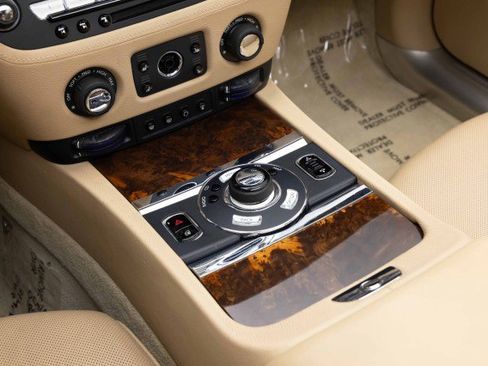 Used 2010 Rolls-Royce Ghost image 16