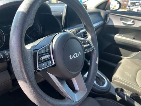 Used 2024 Kia Forte LXS FWD image 33