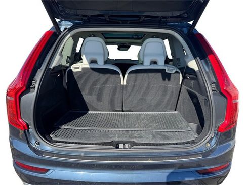 Used 2020 Volvo XC90 T5 Momentum w/ Protection Package Premier image 5
