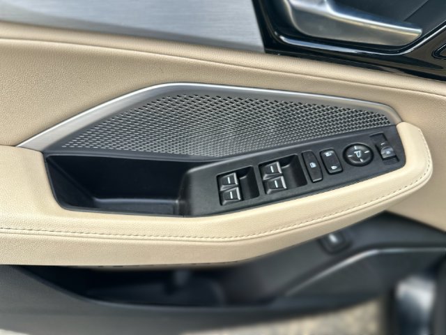 Used 2023 Acura MDX SH-AWD image 22