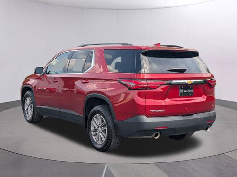 Used 2023 Chevrolet Traverse LT FWD image 3
