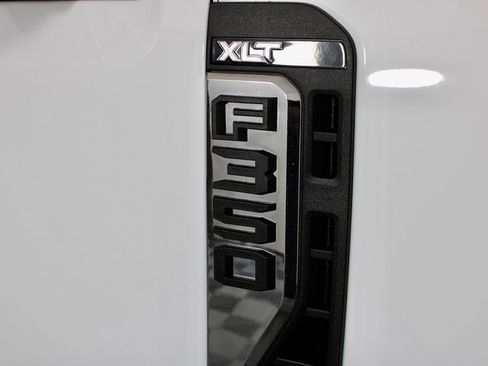 Used 2024 Ford F350 XLT w/ FX4 Off-Road Package AWD/4WD image 9