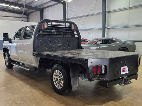 Used 2024 Chevrolet Silverado 2500 LT w/ Convenience Package image 5