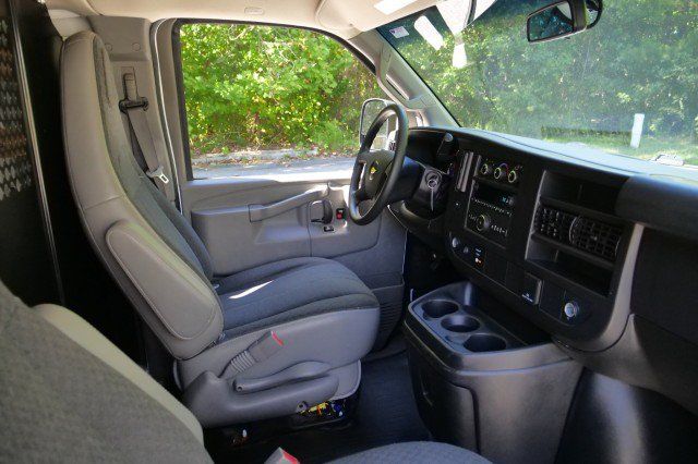Used 2021 Chevrolet Express 2500 w/ Driver Convenience Package RWD image 27