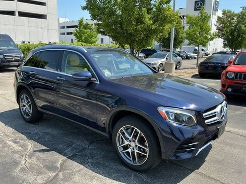 Used 2016 Mercedes-Benz GLC 300 4MATIC image 3