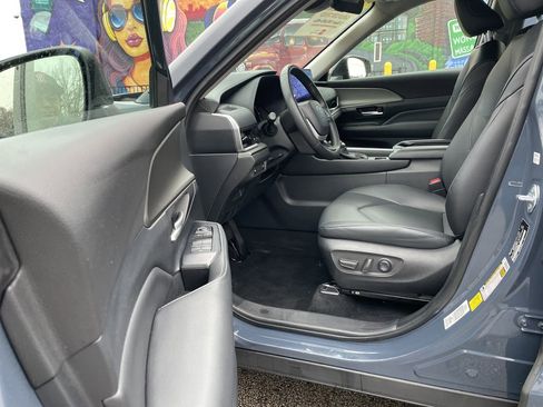 Certified 2024 Toyota Grand Highlander XLE image 14