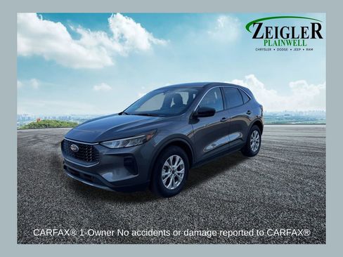 Used 2023 Ford Escape Active image 1