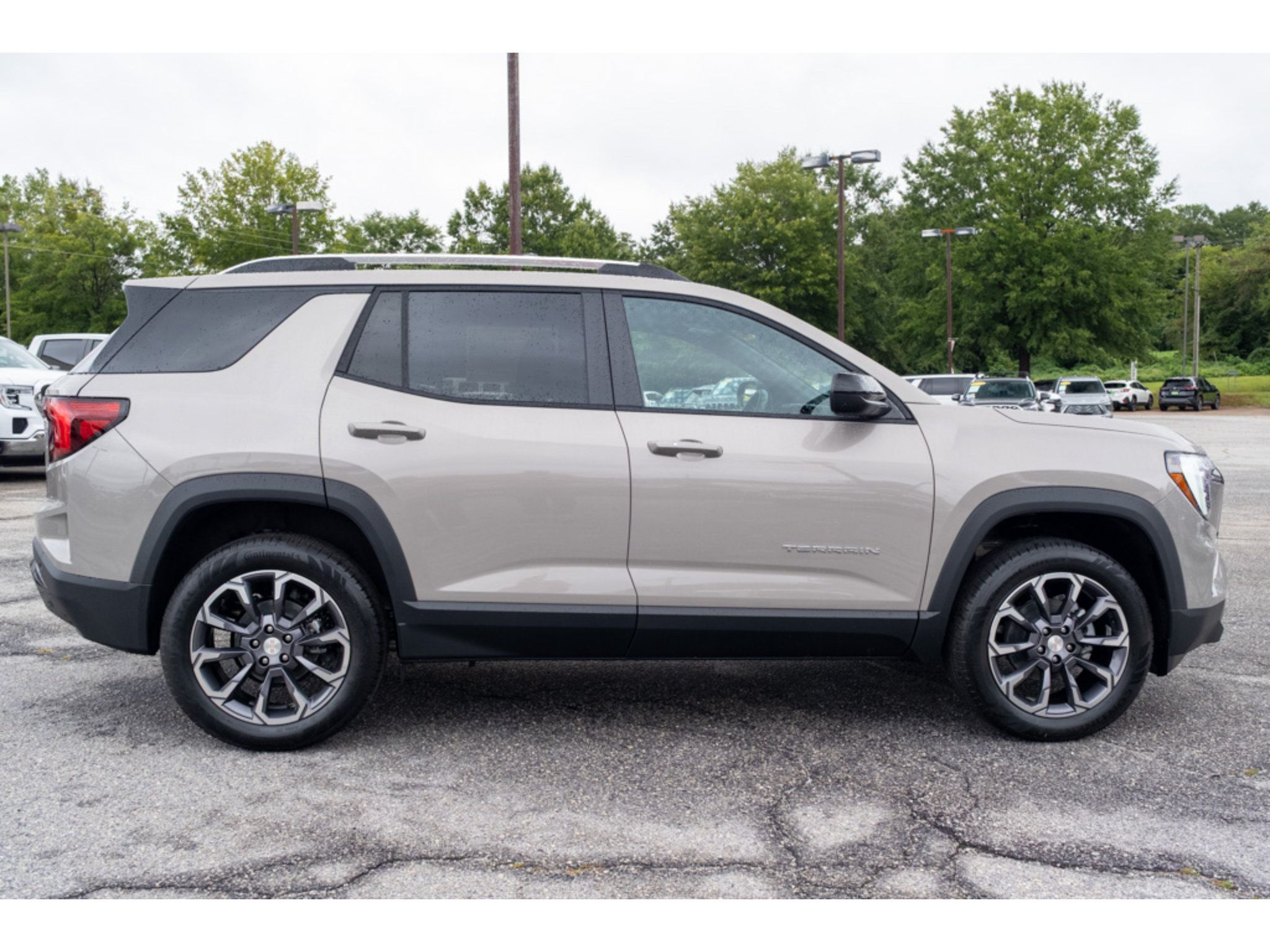New 2027 GMC Terrain Elevation w/ Elevation Premium Package FWD image 9