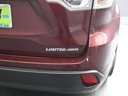Used 2014 Toyota Highlander Limited Platinum AWD/4WD image 2