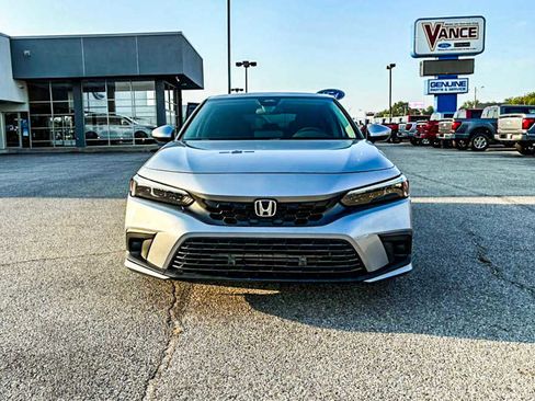 Used 2023 Honda Civic LX image 2