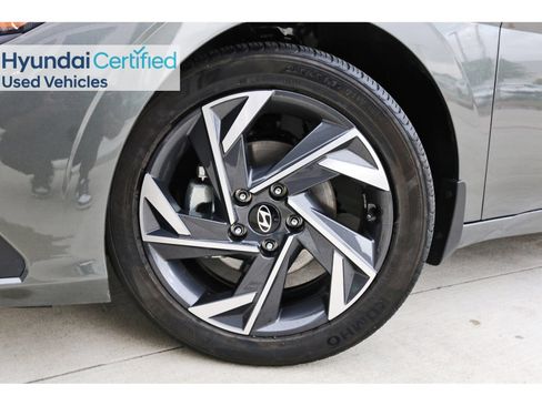 Used 2025 Hyundai Elantra Sport FWD image 32