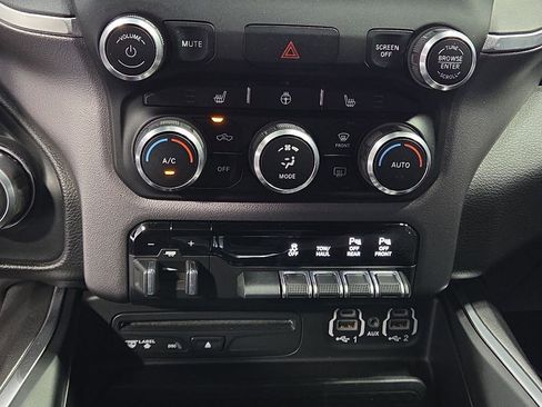 Used 2019 RAM 1500 Big Horn AWD/4WD image 23