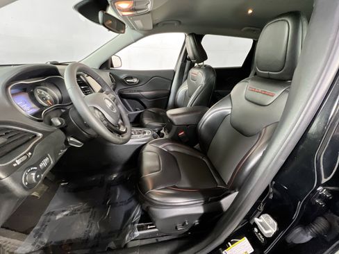 Used 2022 Jeep Cherokee Trailhawk image 20