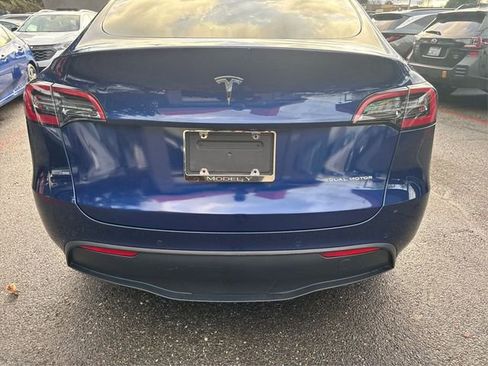 Used 2022 Tesla Model Y Long Range AWD/4WD image 21