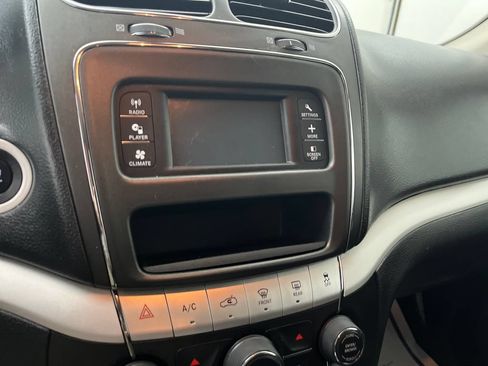 Used 2020 Dodge Journey SE w/ SE Popular Equipment Group FWD image 20