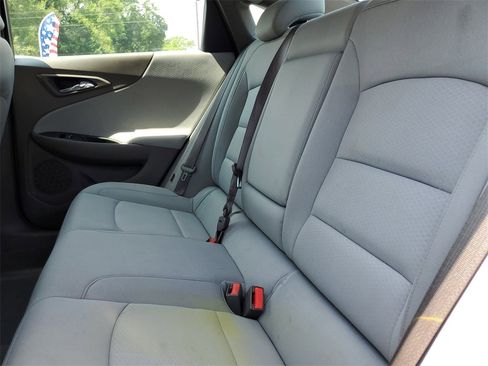 Used 2019 Chevrolet Malibu LT image 9