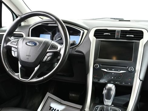 Used 2014 Ford Fusion SE w/ Equipment Group 202A FWD image 8