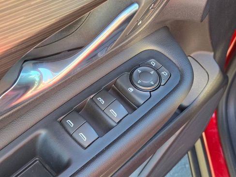 Used 2023 GMC Terrain SLE image 23