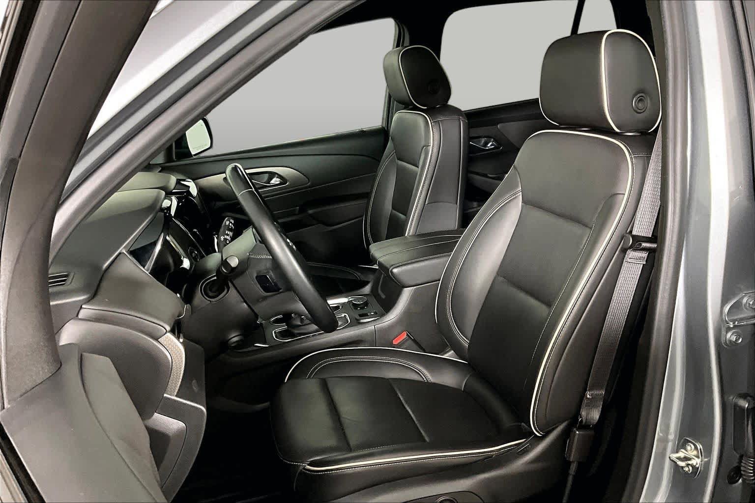 Used 2023 Chevrolet Traverse Premier w/ Redline Edition AWD/4WD image 8