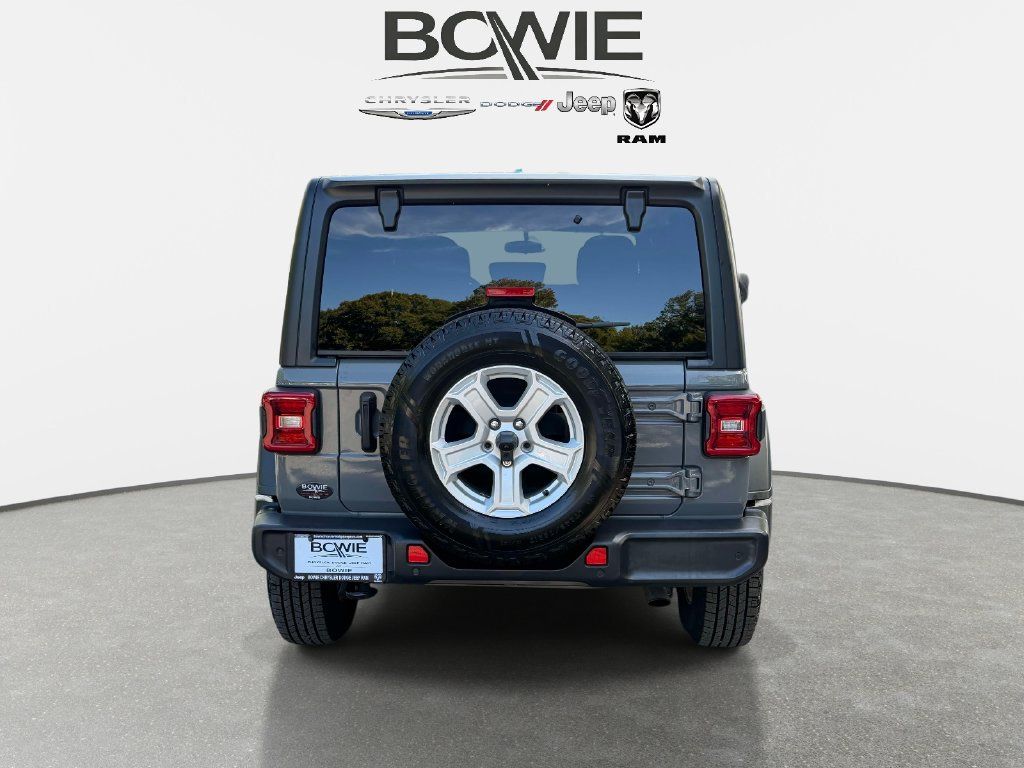 Used 2021 Jeep Wrangler Unlimited Sport AWD/4WD image 3