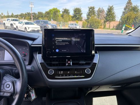 Used 2025 Toyota Corolla LE image 17