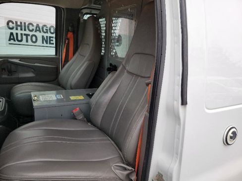 Used 2014 Chevrolet Express 2500 image 36