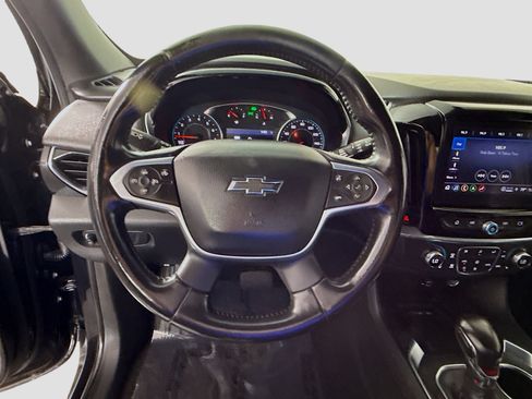 Used 2022 Chevrolet Traverse RS FWD image 13