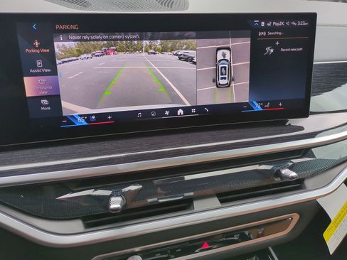 Used 2026 BMW X7 xDrive40i w/ M Sport Package AWD/4WD image 25