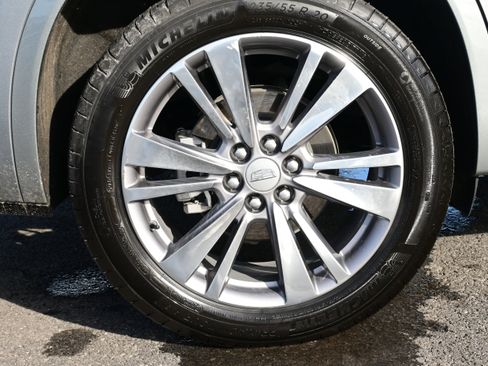 Used 2025 Cadillac XT6 Premium Luxury image 11