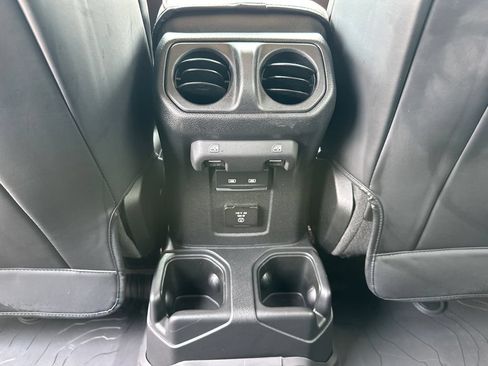Used 2024 Jeep Wrangler Unlimited Rubicon w/ Technology Group AWD/4WD image 22