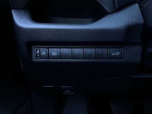 Used 2025 Toyota RAV4 XLE image 22