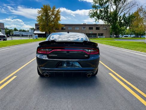 Used 2018 Dodge Charger R/T RWD image 4