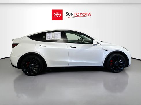 Used 2022 Tesla Model Y Performance image 2
