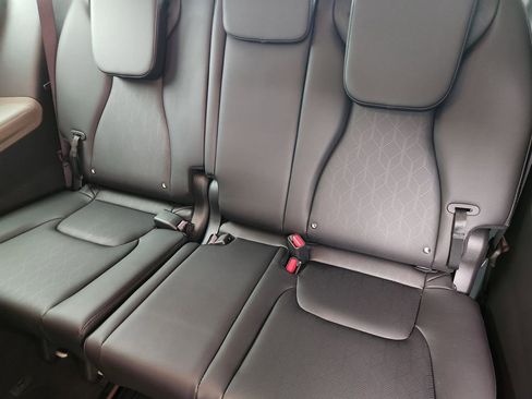 New 2026 Kia Carnival EX FWD image 22