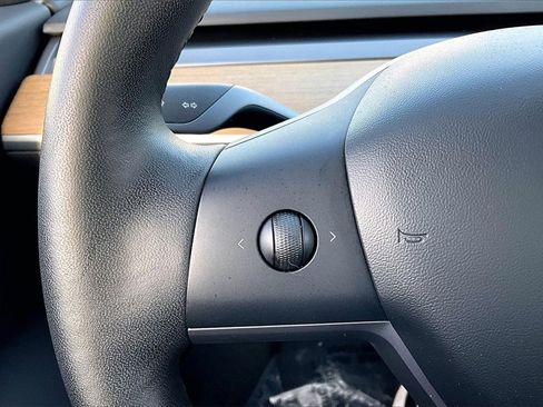 Used 2019 Tesla Model 3 Long Range image 18