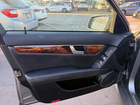 Used 2012 Mercedes-Benz C 250 Sedan image 10