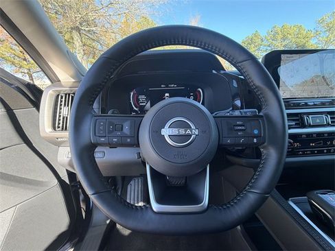 Used 2024 Nissan Pathfinder Platinum w/ Cargo Package image 14