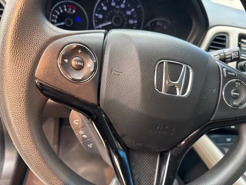 Used 2022 Honda HR-V LX image 22
