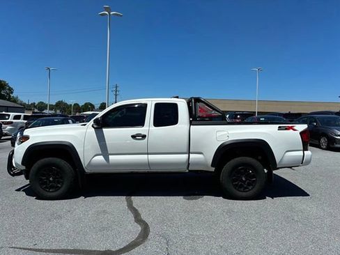 Used 2020 Toyota Tacoma SR w/ SX Package AWD/4WD image 8
