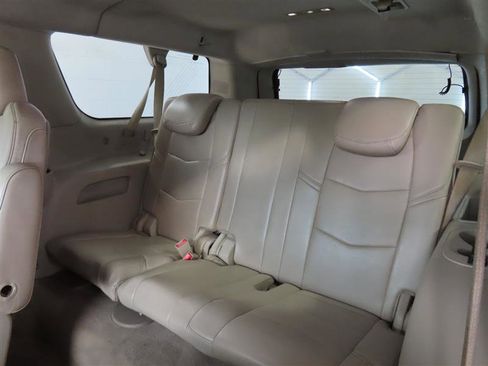 Used 2015 Cadillac Escalade ESV Luxury RWD image 33