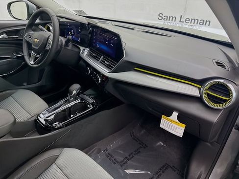 New 2026 Chevrolet Trax LT w/ Sunroof Package image 29