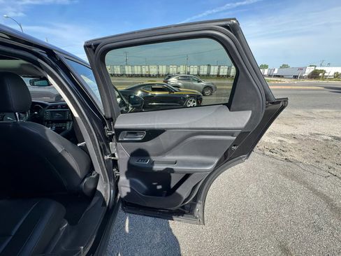 Used 2018 Jaguar F-PACE AWD/4WD image 18