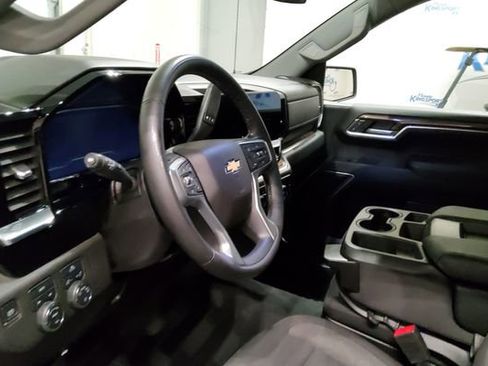 Used 2023 Chevrolet Silverado 1500 LT AWD/4WD image 36
